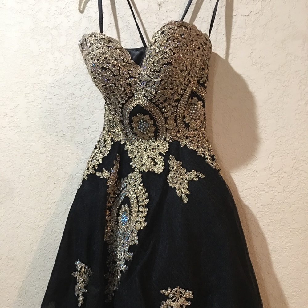 Elegant Strapless Short Evening Dress